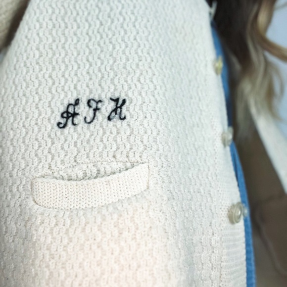 Vintage 60’s Monogrammed Knit V-Neck Button-Front Cardigan | Size M - Picture 2 of 13